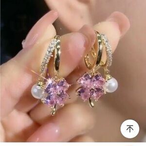 Fashion‎ Jewelry Gold and pink earrings